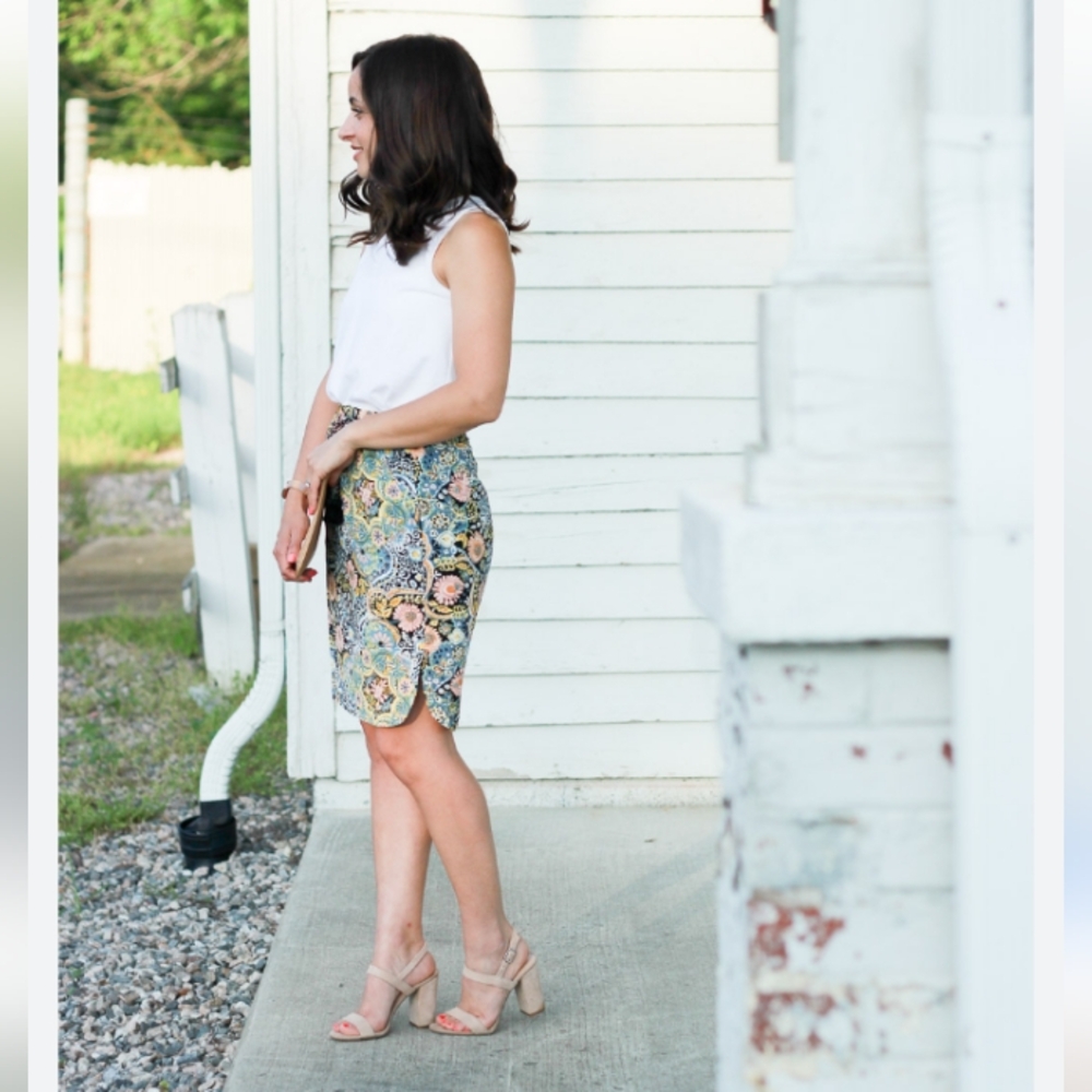 LOFT Petites Floral Paisley Patterned Drawstring Skirt Size SP Easy Care